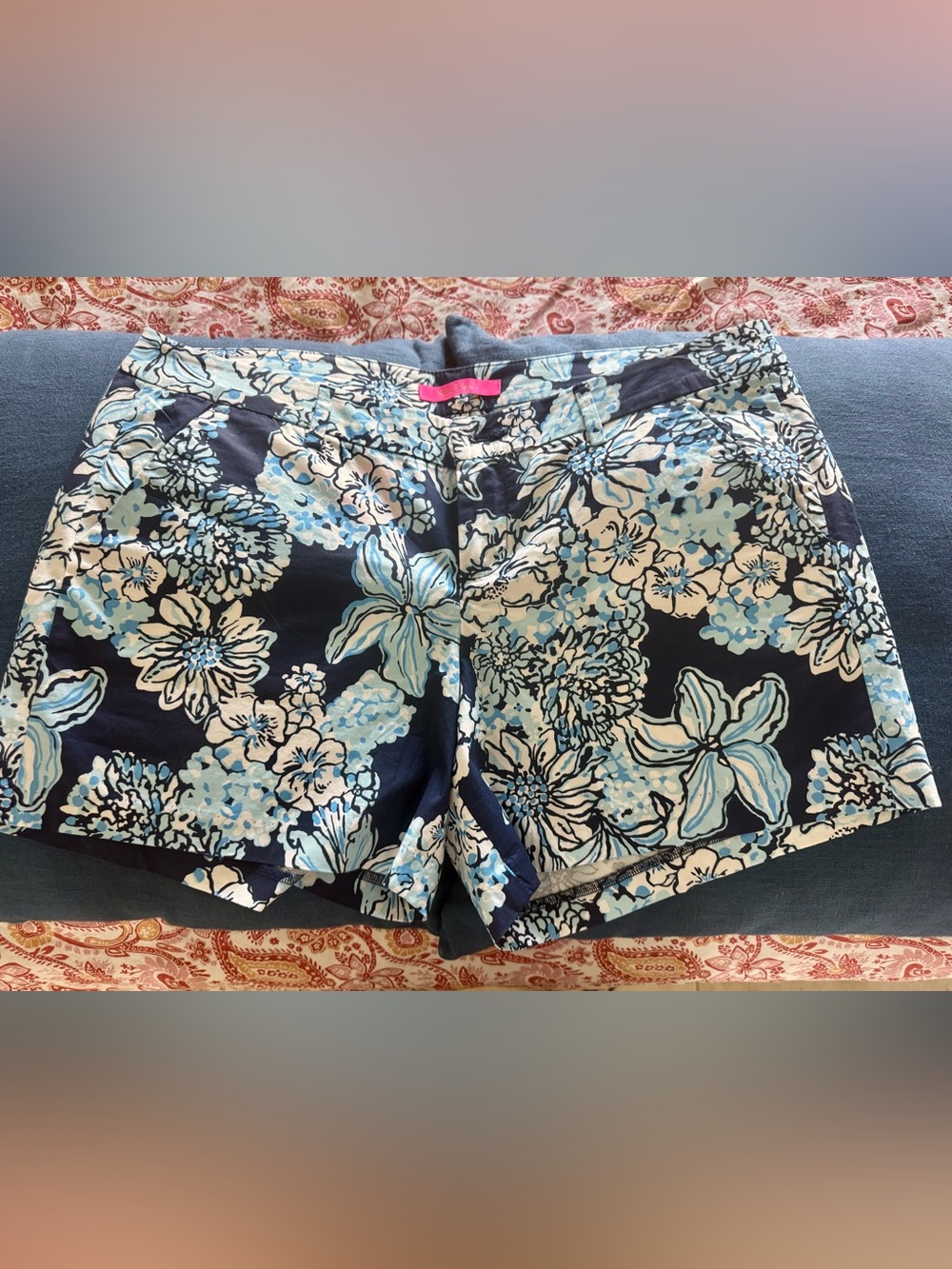 Lilly Pulitzer Callaghan Navy and Light Blue Floral Shorts Size 10 NWT!